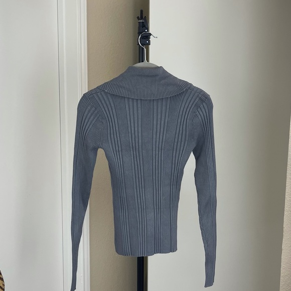 Grane Gray Scoop Neck Ribbed fitted Sweater Top - Picture 2 of 2
